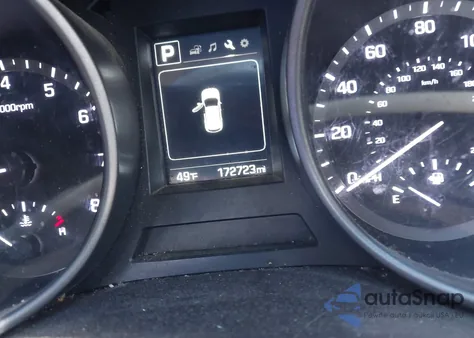 2017 Hyundai Santa Fe Sport 2.4L z USA, uszkodzony, nr VIN 5XYZTDLB9HG476997